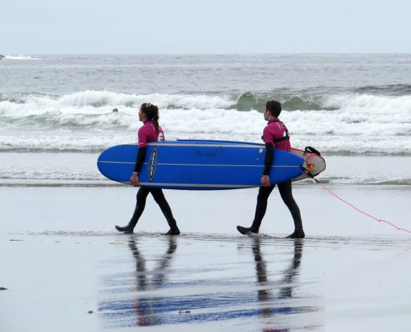 tofino_surfing